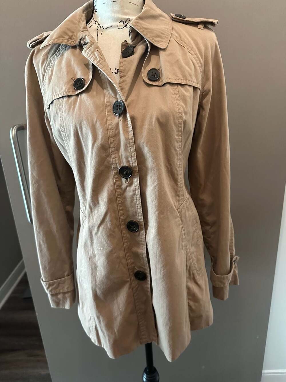 Banana Republic Khaki Cotton Trench Coat with Buckle Belt S
